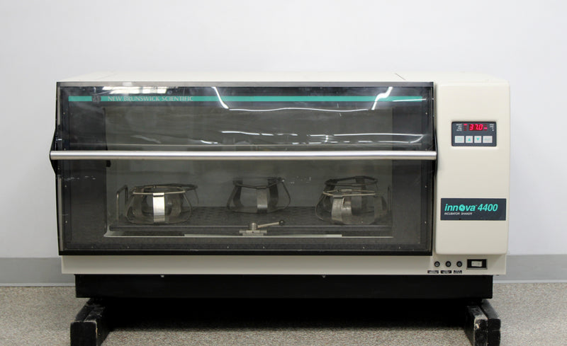 New Brunswick Scientific Innova 4400 Incubator Shaker M1243-0000