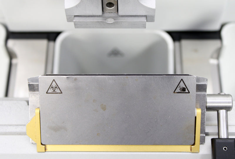 Epredia HM 340E Electronic Rotary Microtome 905190 with Blade Holder