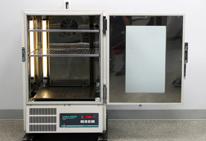 New Brunswick Scientific Innova 4230 Refrigerated Incubator Shaker M1233-1000