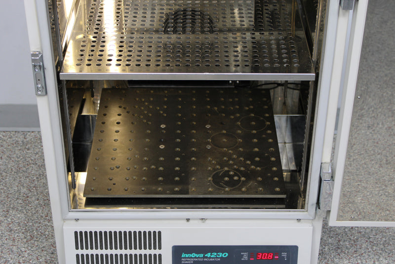 New Brunswick Scientific Innova 4230 Refrigerated Incubator Shaker M1233-1000