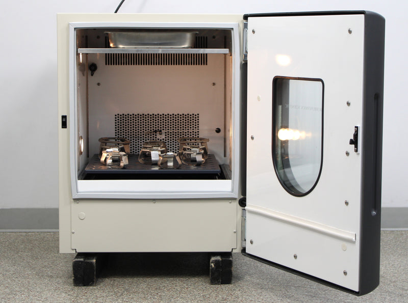 New Brunswick Innova 42R Refrigerated Incubator Shaker M1335-0004