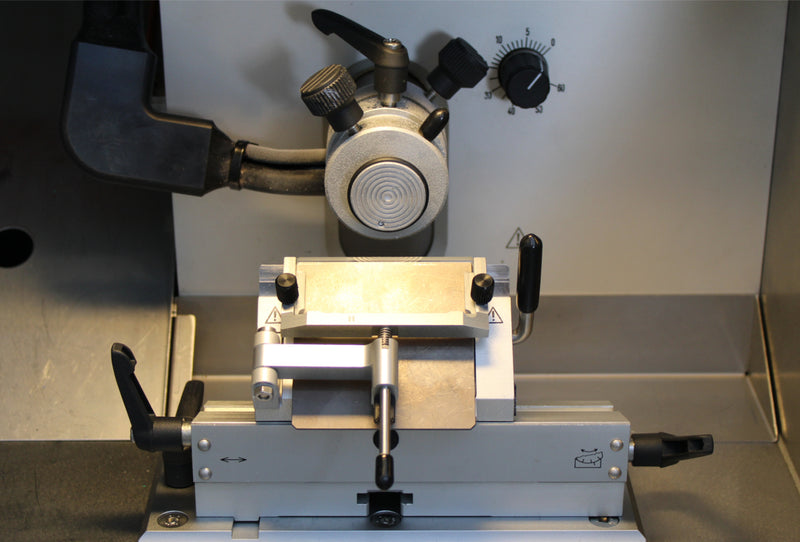 Leica CM1900-3-1 Microtome Cryostat 045227382 and Blade Holder