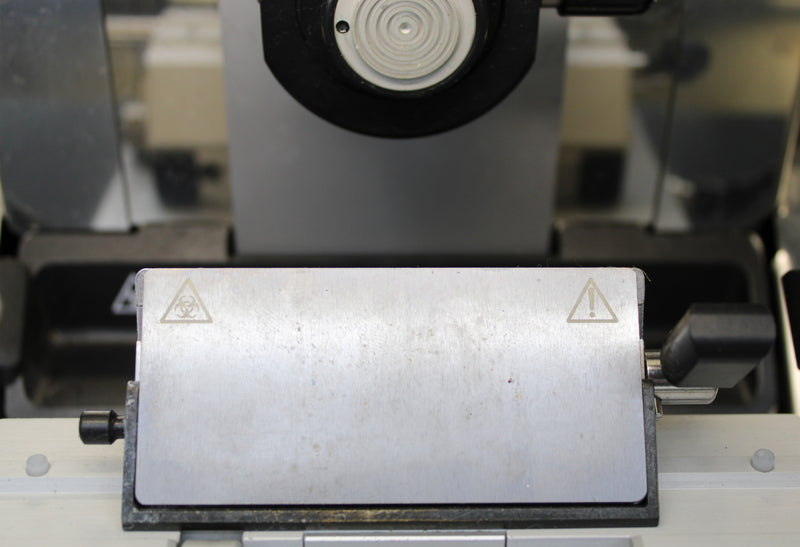 Thermo Scientific Microm HM 550 P Microtome Cryostat Blade Holder with Anti-roll Plate