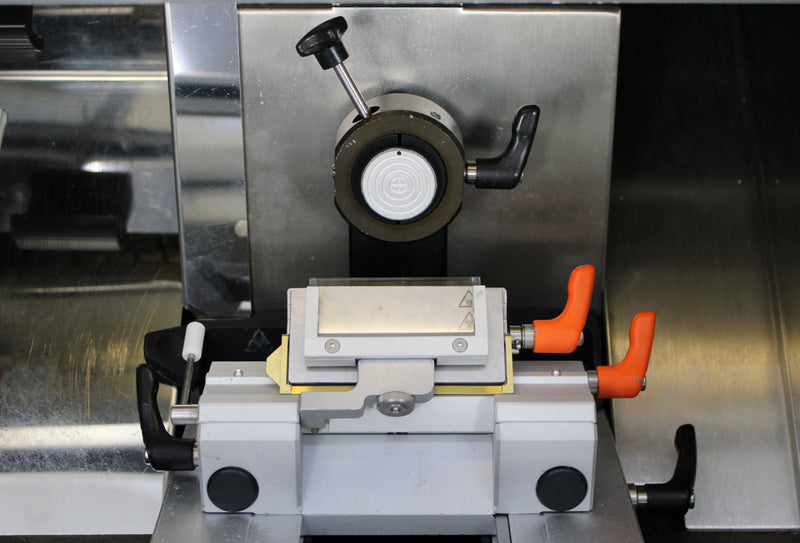 Thermo Scientific Microm HM 525 U Microtome Cryostat Blade Assembly with Anti-Roll Plate