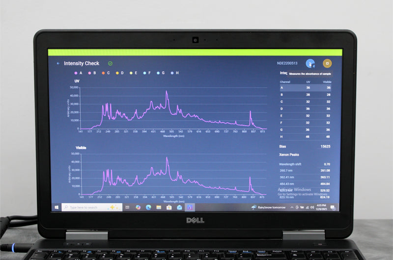 Thermo Scientific NanoDrop Eight UV-Vis Spectrophotometer with Laptop