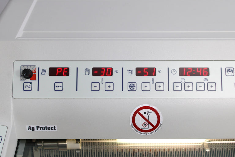 Leica CM1950 Cryostat Microtome with Blade Holder and Vacuum Assist