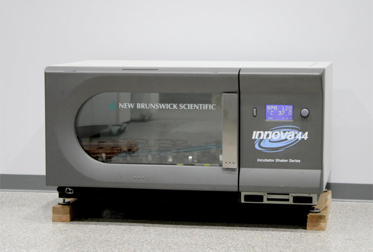 New Brunswick Scientific Innova 44R Refrigerated Incubator Shaker M1282-0014