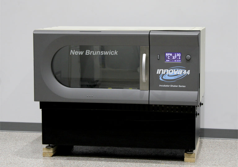 New Brunswick Innova 44R Refrigerated Incubator Shaker 120V with Base Riser