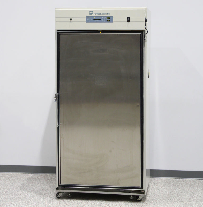 Thermo Forma Scientific 3950 Reach-In CO2 Incubator 120V with 3 Shelves