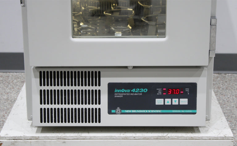 New Brunswick Innova 4230 Refrigerated Incubator Shaker 120V M1233-0000
