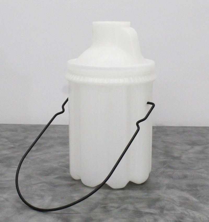 Nalgene 03-439-28 LDPE Safety Bottle Carrier 2.5 and 4L view of hanger