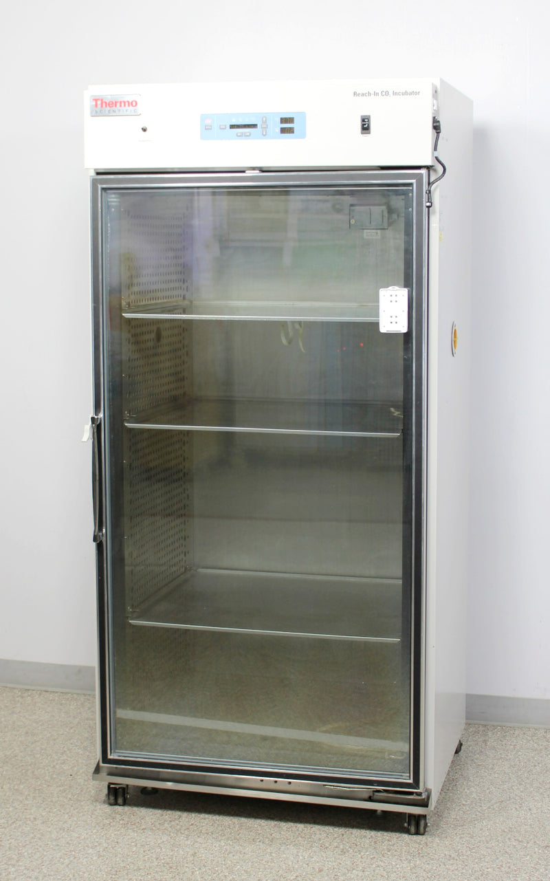 Thermo Scientific 3950 Reach-In CO2 Incubator with Shelves
