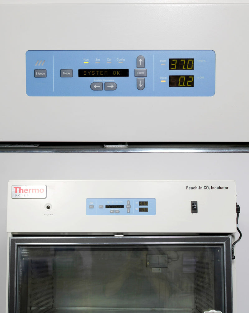 Thermo Scientific 3950 Reach-In CO2 Incubator with Shelves