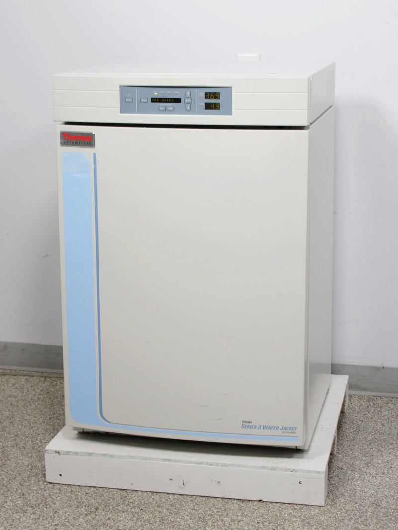 Thermo Scientific Forma 3110 Series II Water Jacketed CO2 Incubator w/ Shelves