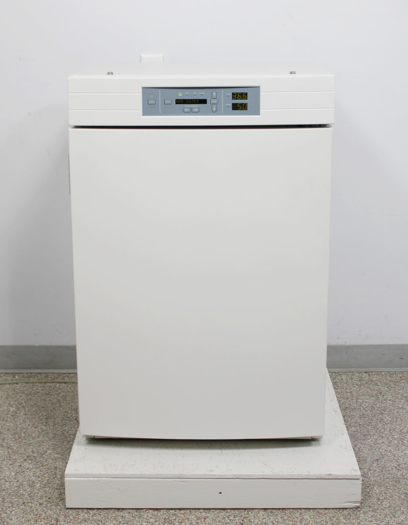 Thermo Forma 3110 Series II Water Jacket CO2 Incubator w/ 3 Shelves